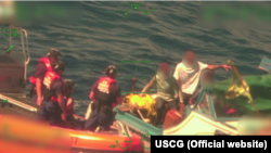 Guardia costera de EEUU rescata a cubanos en el mar. 