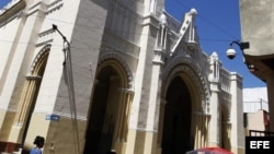 Fotografía de la iglesia de la Caridad en el popular barrio de Centro Habana hoy, miércoles 14 de marzo de 2012, en La Habana (Cuba). Trece disidentes mantienen desde el martes un encierro pacífico en esta iglesia para pedir que Benedicto XVI escuche sus 