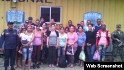Grupo de 26 cubanos retenidos en Honduras el 5 de agosto.