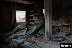 El interior de un edificio quemado durante la violencia de bandas armadas en Tila, estado de Chiapas, México, 10 de junio 2024. (REUTERS/Manuel Orbegozo)