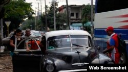 Boteros de La Habana. Transporte en Cuba. Foto: José Raúl Concepción/Cubadebate