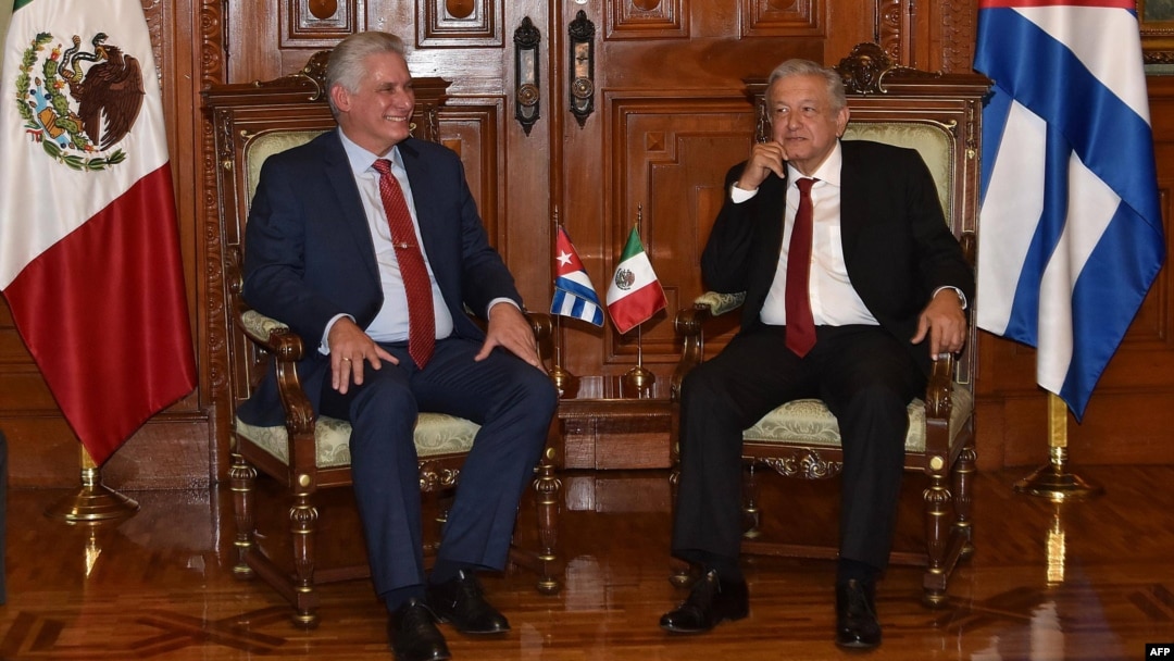 López Obrador y Díaz-Canel posan para los periodistas (Foto: AFP/Presidencia de Cuba).