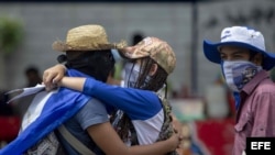 Autoconvocados se manifiestan en Nicaragua a pesar de acecho policial.