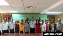 Profesionales cubanos en hospital de Sevilla, España