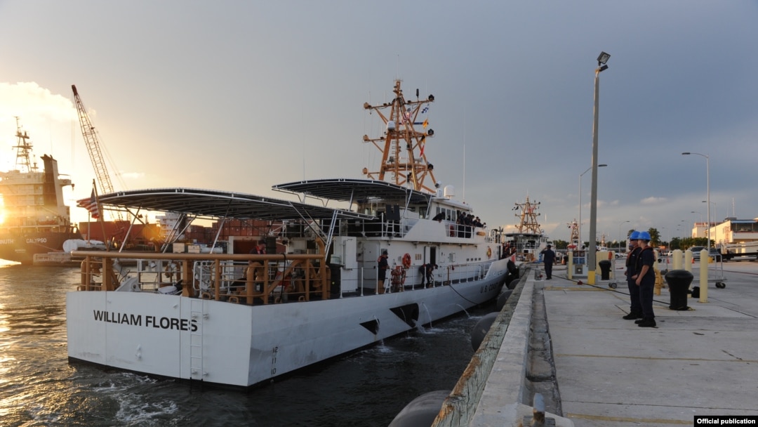 Migrantes cubanos repatriados a Bahía de Cabañas. Foto Archivo.