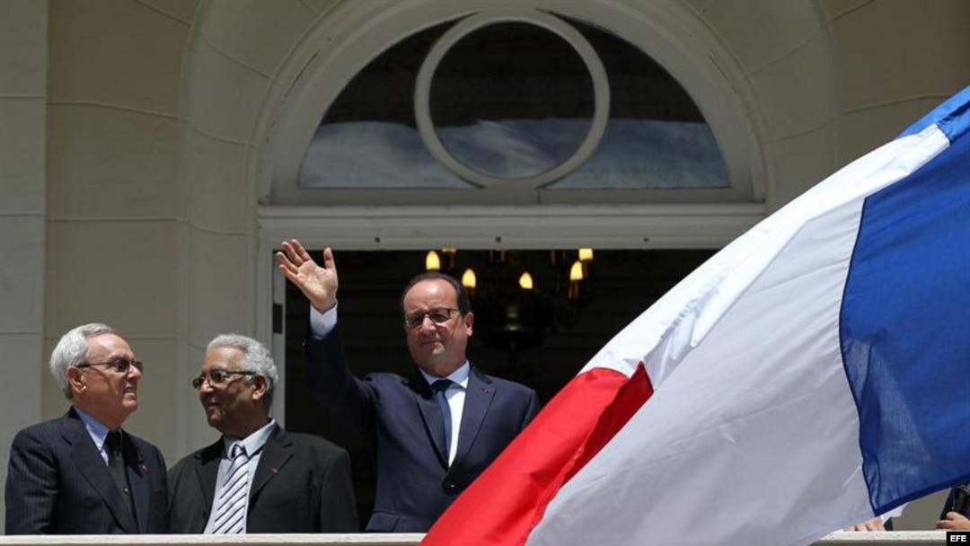 Hollande visita Cuba