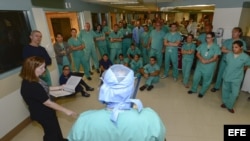 ENTRENAMIENTO FRENTE AL ÉBOLA DEL DEPARTAMENTO DE DEFENSA EN TEXAS