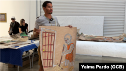 Luis Manuel Otero Alcántara muestra en Miami las obras que realizó durante los cinco años que permaneció en prisión en Cuba.