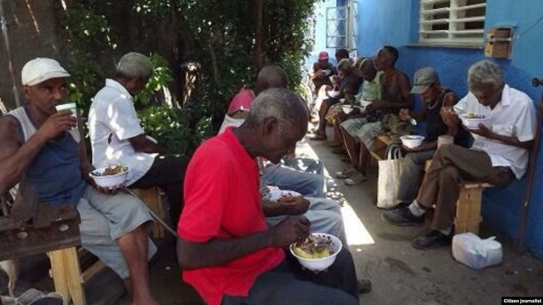 Un almuerzo del Proyecto Capitán Tondique. 
