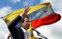 Juan Guaidó se declara presidente encargado de Venezuela.