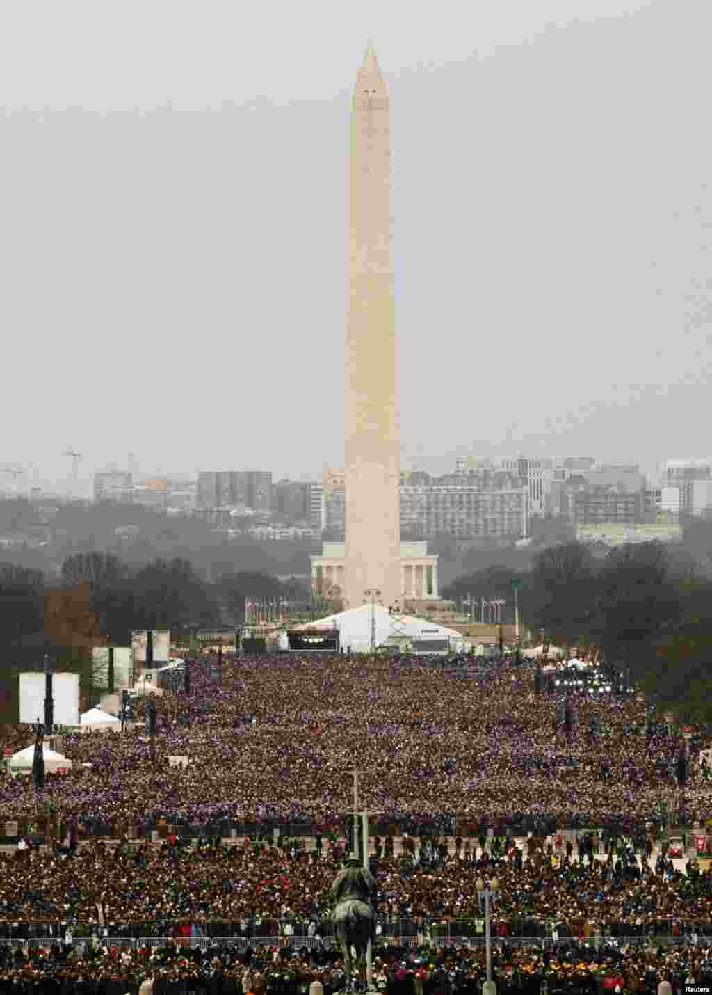 Cerca de 800,000 personas se esperan en la explanada del Mall frente al Capitolio.