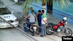 Operativo policial alrededor de la sede de las Damas de Blanco, en Lawton, La Habana. 