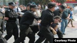Arrestos en China