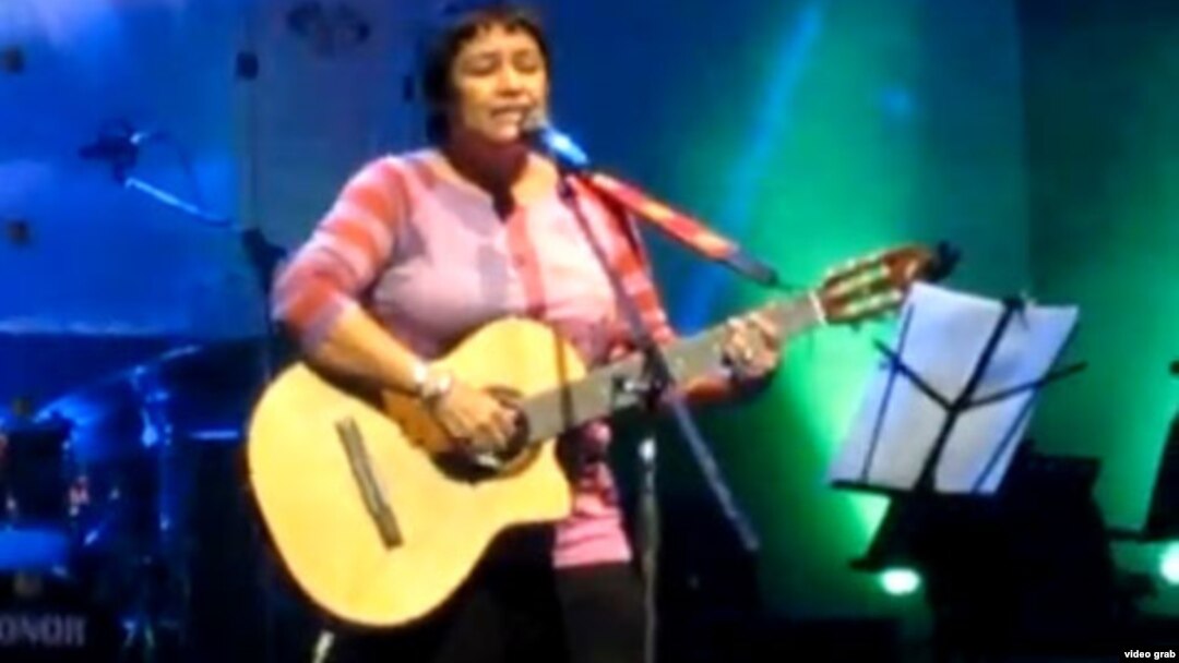 Gema en concierto