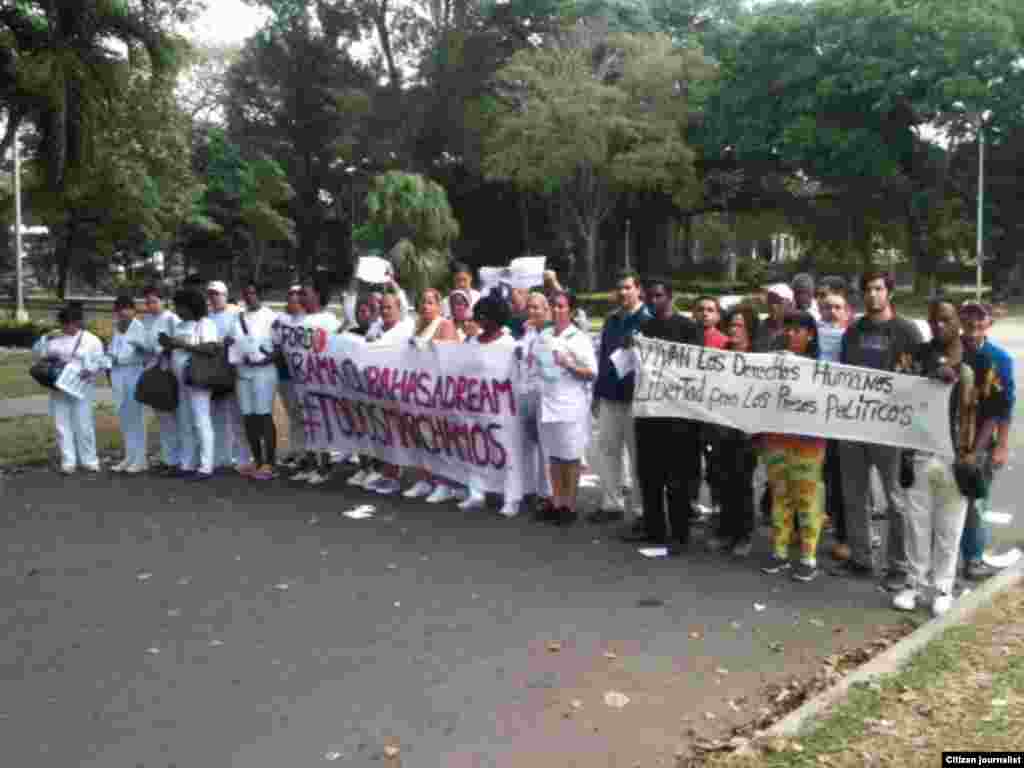 Activistas de DDHH y Damas de Blanco participan en la jornada 44 de #TodosMarchamos.