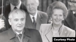 6 de abril de 1989 cuando Mijail S. Gorbachev visitaba Gran Bretaña 
