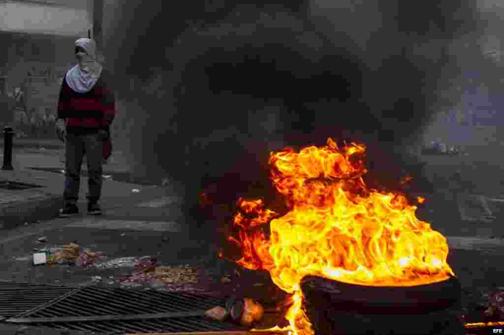 La alcaldía de Chacaco informó de su lado que detuvo a "varios" manifestantes por excesos en las manifestaciones.