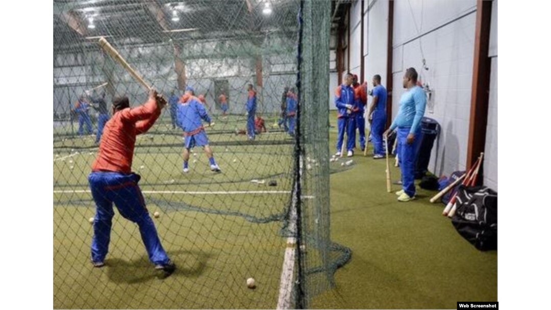 El entrenamiento de los peloteros cubanos.
