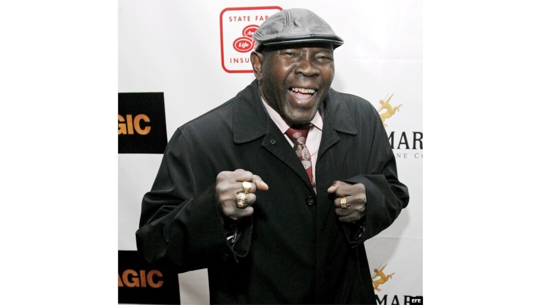 Foto de archivo. El ex campeón de boxeo de los pesos medianos y welter Emile Griffith asiste al estreno de la película Black Magic el 25 de febrero de 2008, en el teatro Apollo, en Nueva York (EEUU).