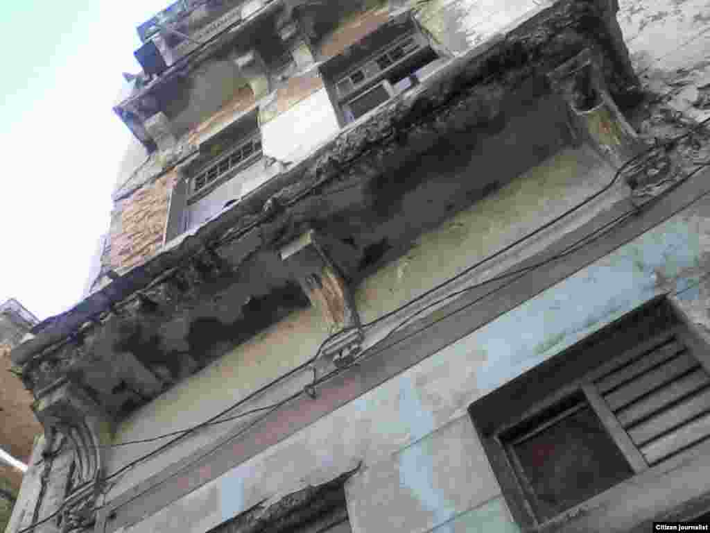 Reporta Cuba Habana edificios Foto Miladis Carnel