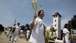 Damas de Blanco realizan tradicional jornada dominical de misa y marcha
