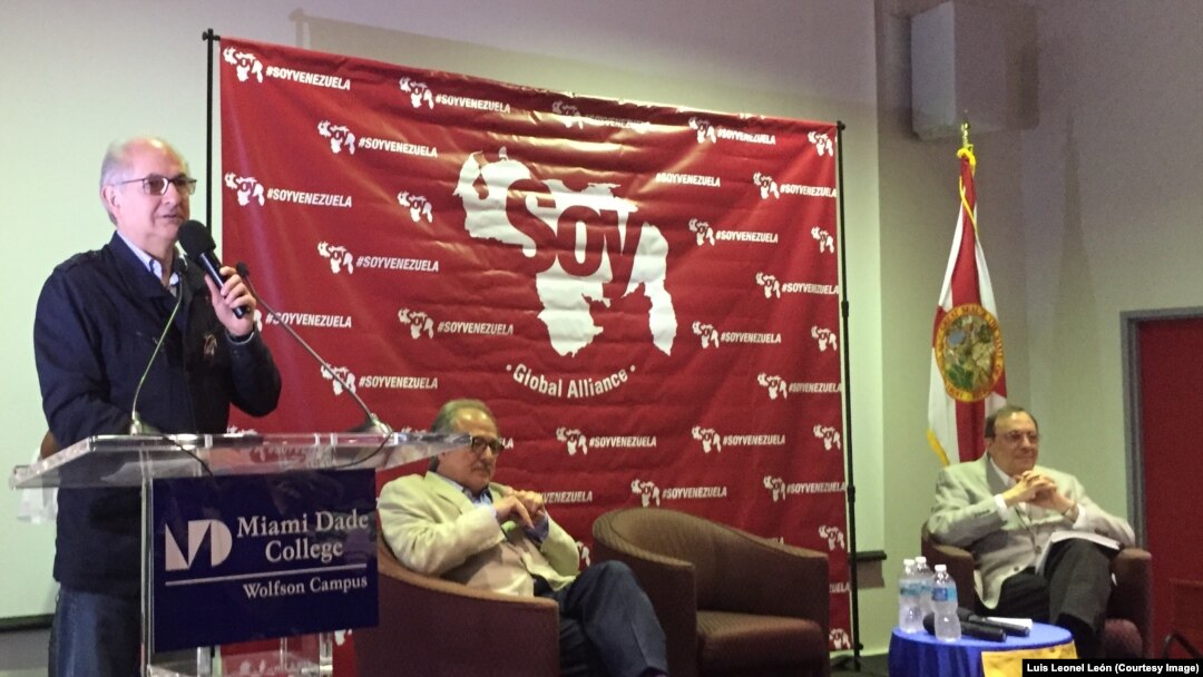 Antonio Ledezma, junto a Asdrúbal Aguiar y Carlos Alberto Montaner, en Miami Dade College.