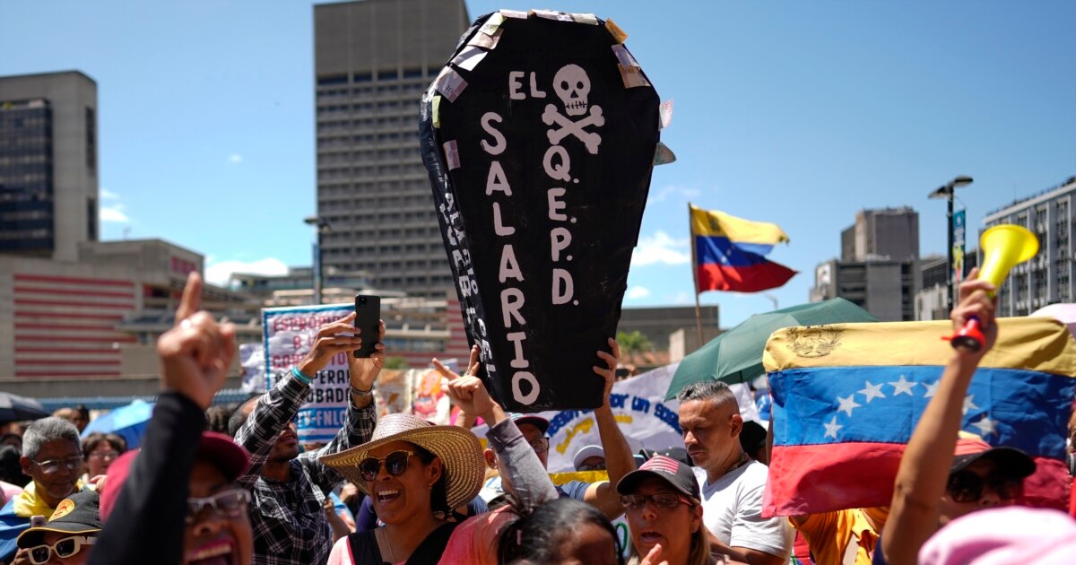 Docentes en Venezuela exigen mejores salarios, denuncian "esclavitud ...