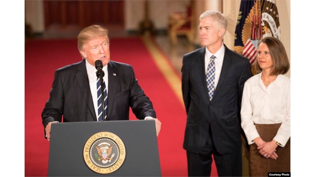 Foto tomada de la página oficial de la Casa Blanca en idioma español que recoge el momento en que el presidente Doanald Trump anuncia el nombramiento del juez Neil Gorsuch para el Tribunal Supremo de los Estados Unidos.