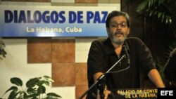El miembro de las FARC-EP y delegado en las negociaciones de paz, alias "Marco León Calarcá".
