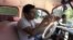 Cubanos recurren a su ingenio para paliar crisis del transporte