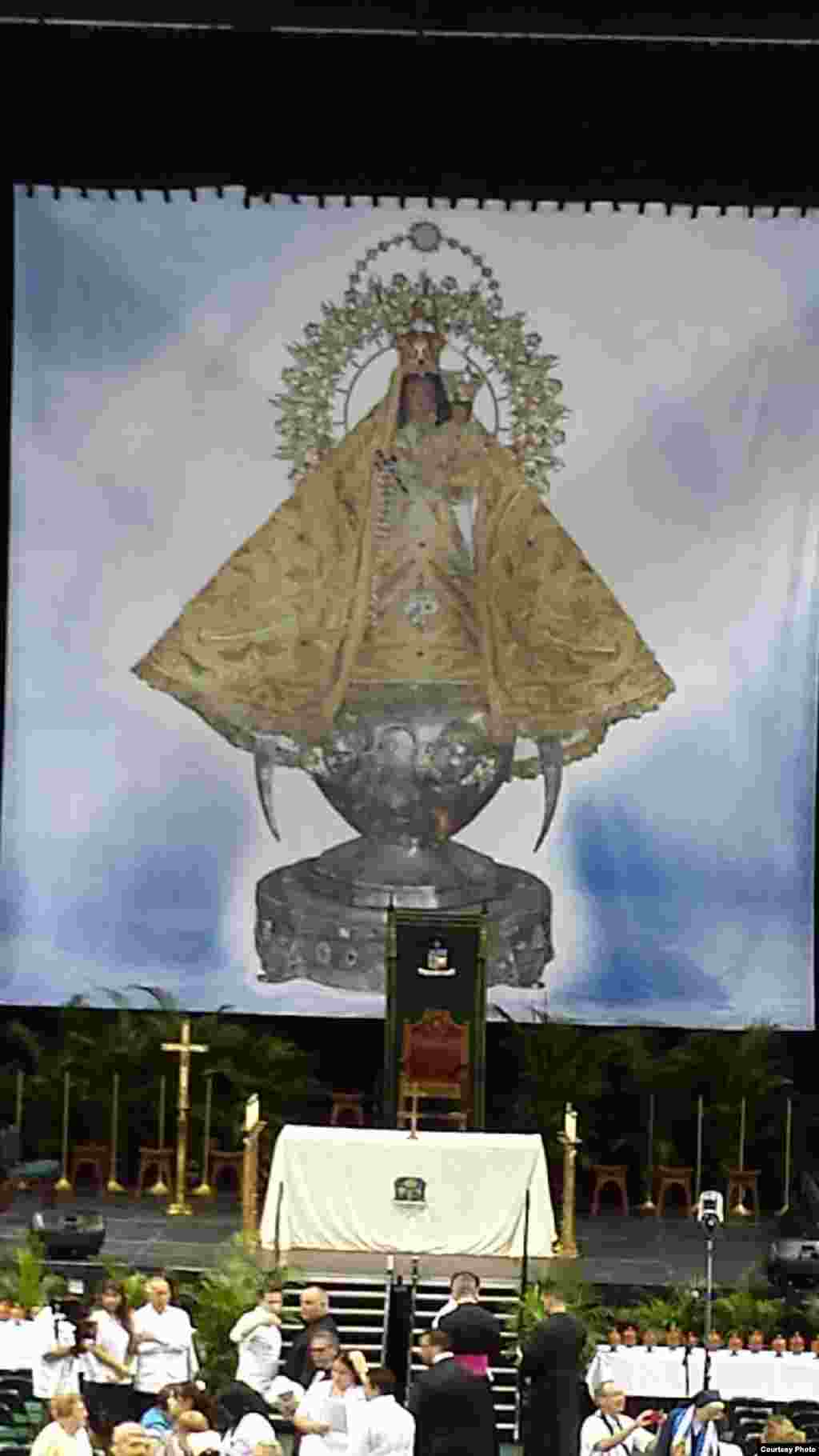 Misa por la Virgen de la Caridad 