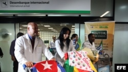 Foto de archivo. Arriban médicos cubanos a Brasil. 