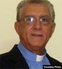 Reverendo Raimundo García.