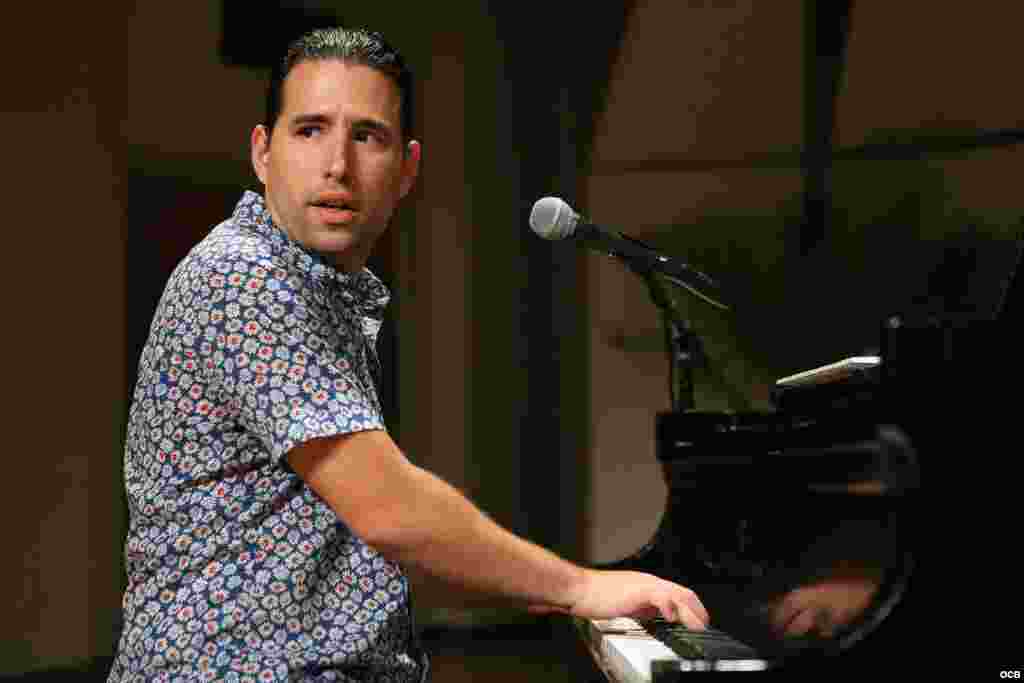 Alfredo Rodríguez se presentó en el FIU Music Festival, el viernes 26 de octubre. Foto Roberto Koltun OCB Staff.