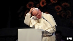 El papa Francisco interviene durante la celebración de la VI Jornada de la Juventud católica Asiática en Corea del Sur.