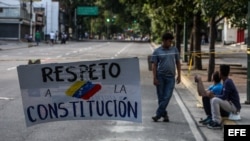 Opositores cortan vías en Venezuela para rechazar el cambio de Constitución