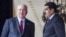  El mandatario venezolano, Nicolás Maduro junto a Rafael Ramírez. 