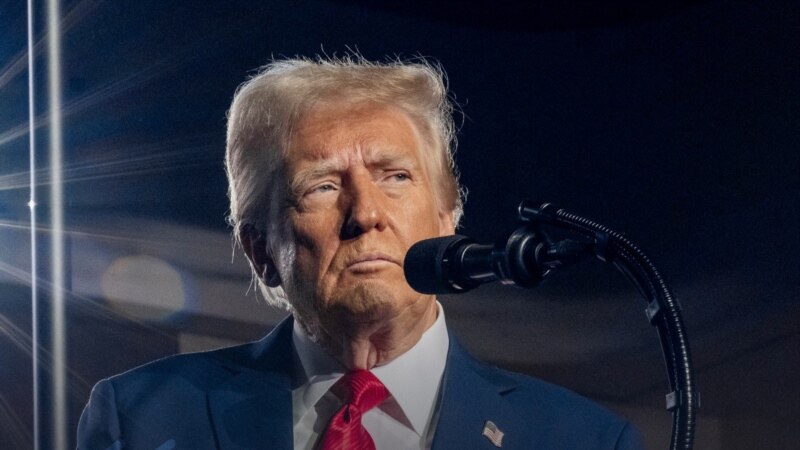 Tribunal de apelaciones desestima multa de casi $500 millones contra Trump