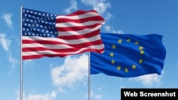 Estados Unidos y la Unión Europea establecieron el Consejo de Comercio y Tecnología EE. UU.-UE para asegurar que las nuevas innovaciones no faciliten el abuso por parte de regímenes autoritarios. (© Shutterstock