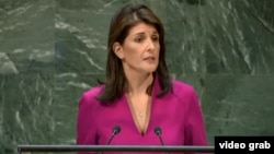 La embajadora de EE.UU. en la ONU, Nikki Haley, presenta en la Asamblea General enmiendas a la resolución anual sobre el embargo al gobierno de Cuba.