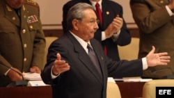 El general Raúl Castro. 