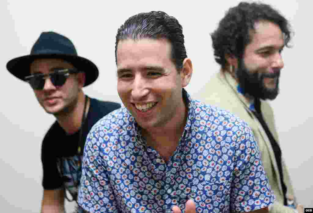 Alfredo Rodríguez (centro), Danny Rodríguez (izq.) y Munir Hossn (der.) se presentaron en FIU Music Festival. Foto Roberto Koltun OCB Staff.