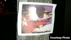 Carteles en las calles piden la libertad de Virgilio Mantilla Arango. (Tomado de Facebook/Yoel Bravo)