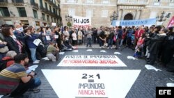 Manifestación en Barcelona contra la impunidad y a favor de los derechos humanos en Argentina.