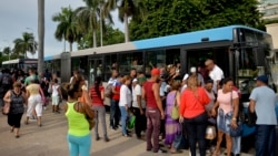 Cubanos reportan dificultades con el transporte y la distribución de alimentos
