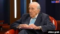 Armando Ribas, entrevistado en el programa de Radio Televisión Martí “Karen a las 8”.