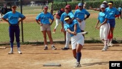 Equipo cubano de béisbol femenino. Archivo 