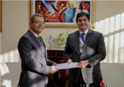 San José 31 enero/ El nuevo embajador de Cuba en Costa Rica, Jorge Rodríguez Hernández (Izq.) presenta cartas credenciales al Presidente de la República de Costa Rica, Carlos Alvarado.