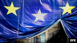 Bandera gigante de la Unión Europea.