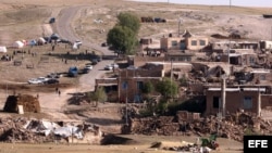 Vista general de de la aldea Amir-Ali Kandi, severamente afectada por un sismo, el 12 de agosto de 2012, en Irán. 